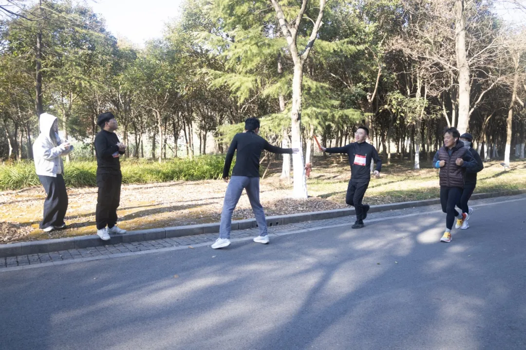 回望2024 启航2025 | bv伟德国际1946股份2025年度战略年会顺利召开